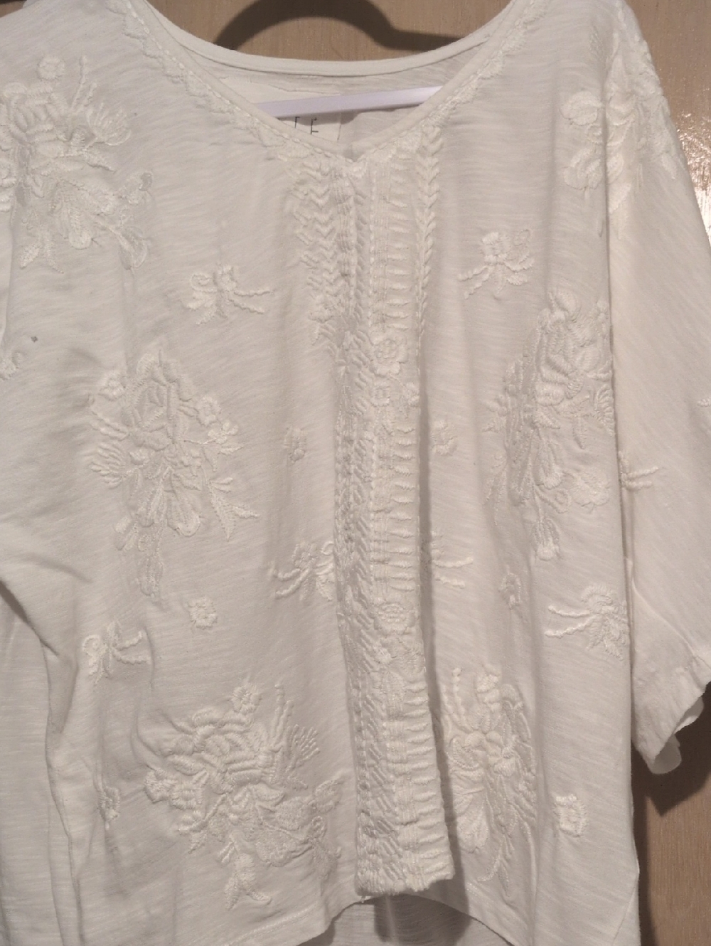 Women's White Embroidered V-Neck Tunic Top